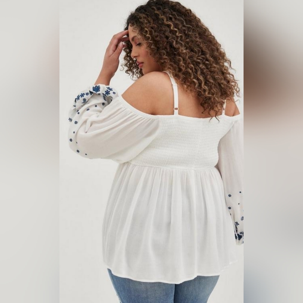 Torrid, NWOT, Gauze Embroidered, Smock, Cold Shoulder Top, Size 3X - Picture 8 of 10